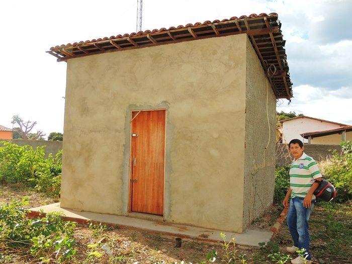 Vândalos arrebentam porta do local onde ficam equipamentos de Tvs - Imagem 3