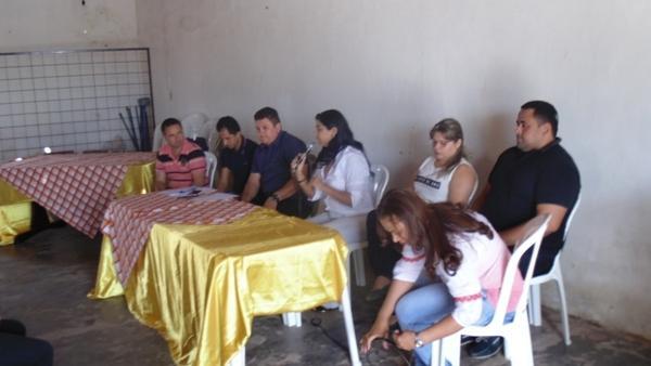 Prefeito Visita obras de calçamento e participa de reunião da saúde - Imagem 4