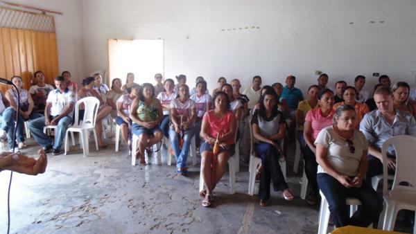 Prefeito Visita obras de calçamento e participa de reunião da saúde - Imagem 2