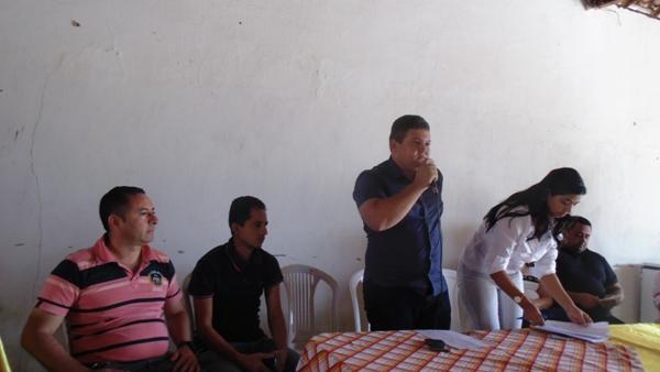 Prefeito Visita obras de calçamento e participa de reunião da saúde - Imagem 5