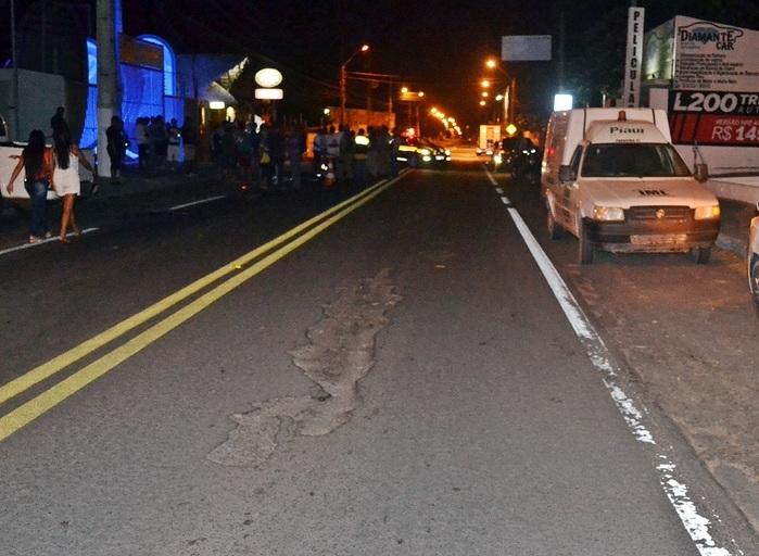 Desnível na rodovia teria provocado a queda do adolescente.  (Crédito: Kairo Amaral)