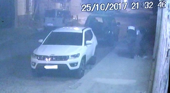 Momento em que eles retiram o cofre com o dinheiro.  (Crédito: Kairo Amaral)