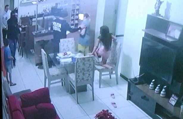 Crianças presenciaram toda a ação.  (Crédito: Kairo Amaral)