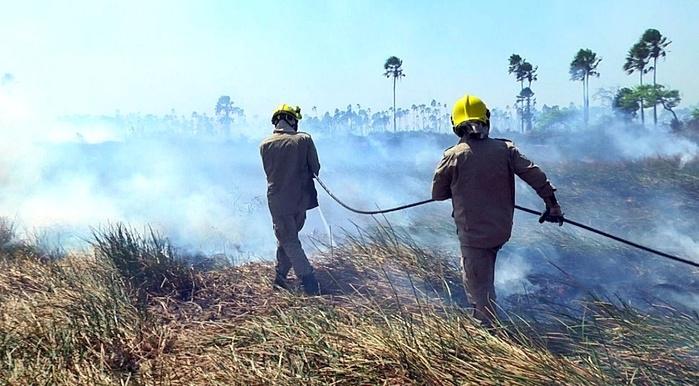 Bombeiros de folga foram acionados. (Crédito: Kairo Amaral)