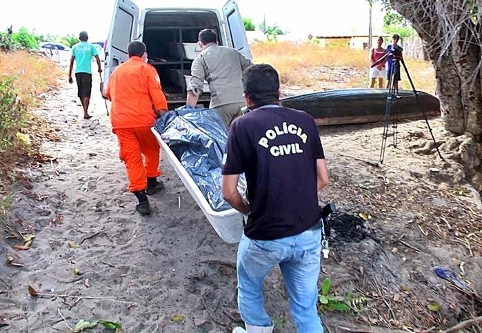 Cadáver foi removido pelo IML.  (Crédito: Kairo Amaral)