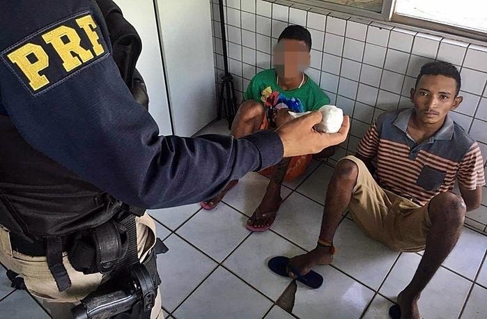 Dupla foi conduzida para a Central de Flagrantes.  (Crédito: Kairo Amaral)