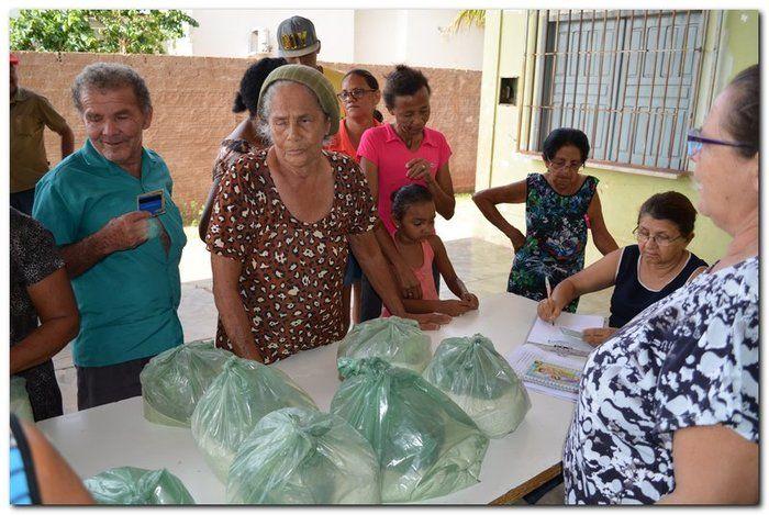 Famílias do Município de Inhuma recebem Cestas com Alimentos - Imagem 22