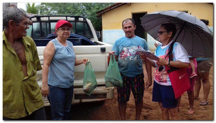 Famílias do Município de Inhuma recebem Cestas com Alimentos - Imagem 32