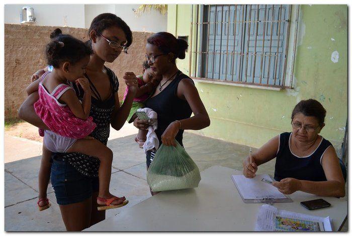 Famílias do Município de Inhuma recebem Cestas com Alimentos - Imagem 20