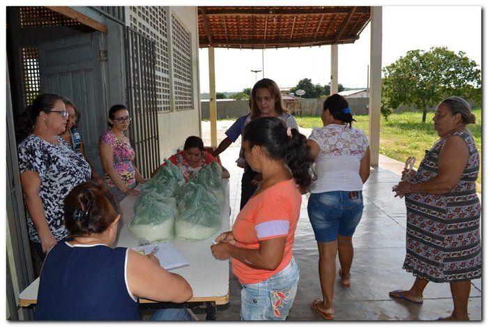 Famílias do Município de Inhuma recebem Cestas com Alimentos - Imagem 15