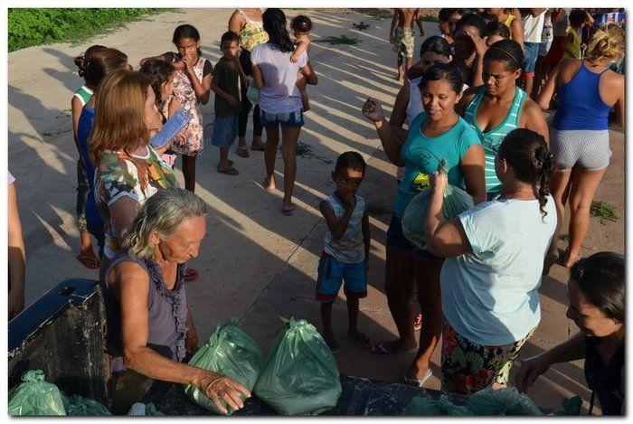 Famílias do Município de Inhuma recebem Cestas com Alimentos - Imagem 6