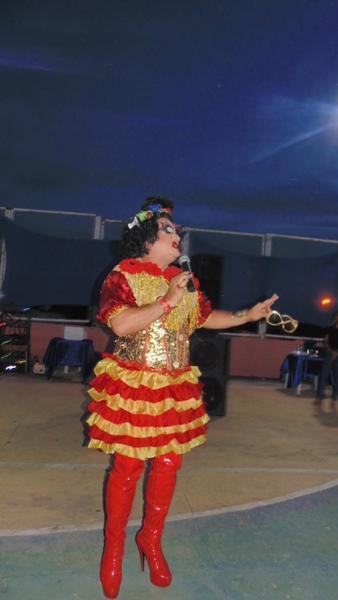 Público marca presença em show de humor em Santo Inácio - Imagem 5