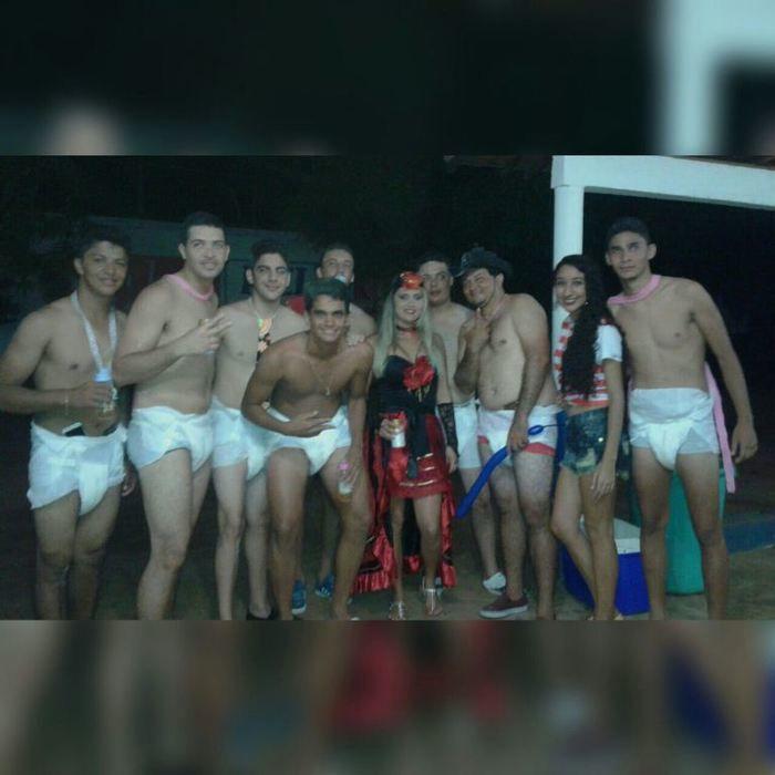 Fantasias, irreverência e criatividade marcam o Corso de DEL - Imagem 11