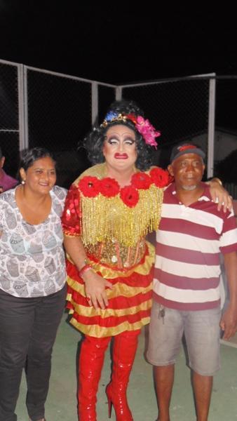 Público marca presença em show de humor em Santo Inácio - Imagem 23