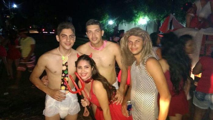 Fantasias, irreverência e criatividade marcam o Corso de DEL - Imagem 32