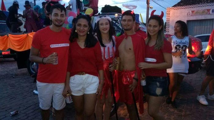 Fantasias, irreverência e criatividade marcam o Corso de DEL - Imagem 30