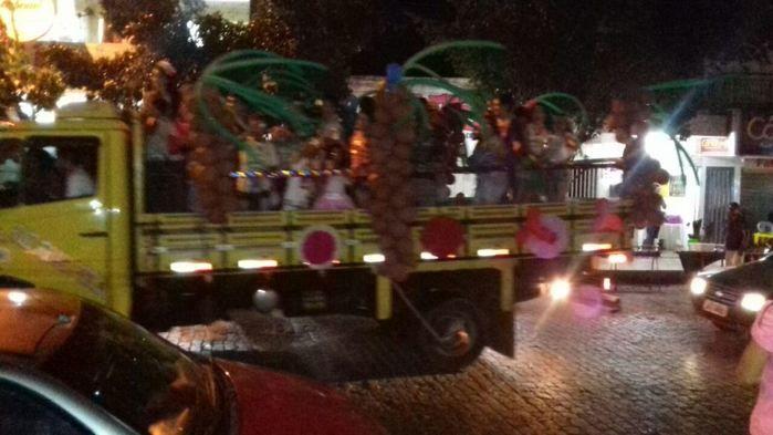 Fantasias, irreverência e criatividade marcam o Corso de DEL - Imagem 5