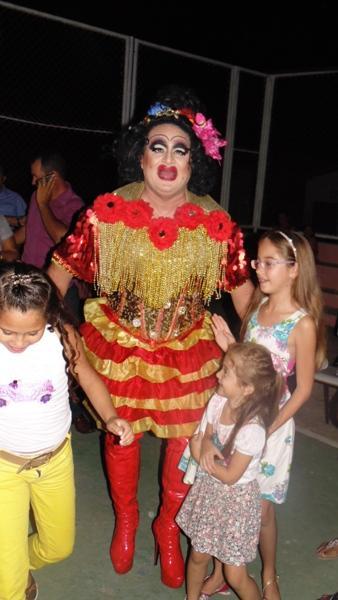 Público marca presença em show de humor em Santo Inácio - Imagem 22