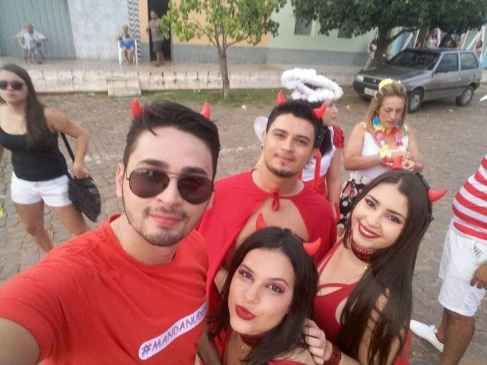 Fantasias, irreverência e criatividade marcam o Corso de DEL - Imagem 35