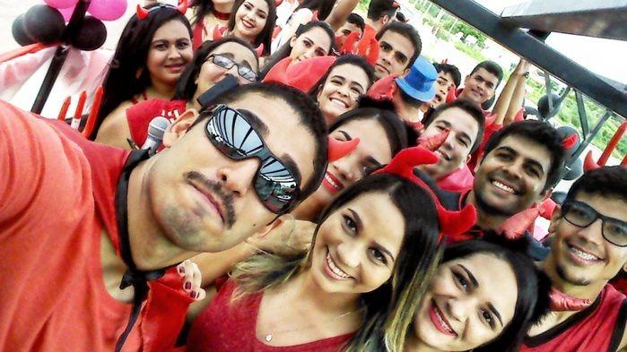 Fantasias, irreverência e criatividade marcam o Corso de DEL - Imagem 18