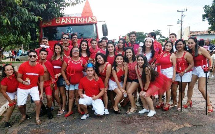 Fantasias, irreverência e criatividade marcam o Corso de DEL - Imagem 21