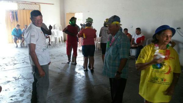 Matinê é realizada com idosos em Santo Inácio - Imagem 26