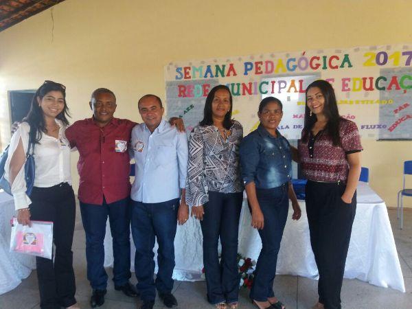 Semana pedagógica é realizada em Santo Inácio - Imagem 24