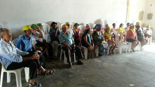 Matinê é realizada com idosos em Santo Inácio - Imagem 20