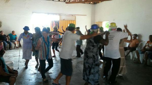 Matinê é realizada com idosos em Santo Inácio - Imagem 18