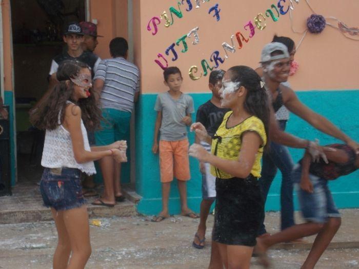 Jovens e crianças participam do tradicional carnaval do SCFV. - Imagem 37
