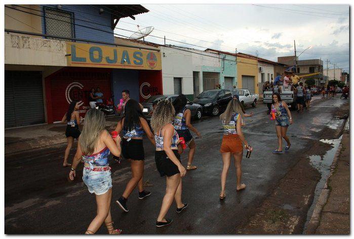 Desfile dos blocos em Inhuma fascinam por onde passam   - Imagem 62