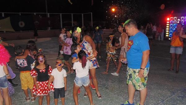 Crianças se divertem em matinê de Carnaval em Santo Inácio  - Imagem 13