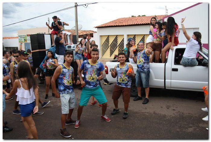 Desfile dos blocos em Inhuma fascinam por onde passam   - Imagem 49
