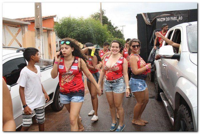 Desfile dos blocos em Inhuma fascinam por onde passam   - Imagem 24