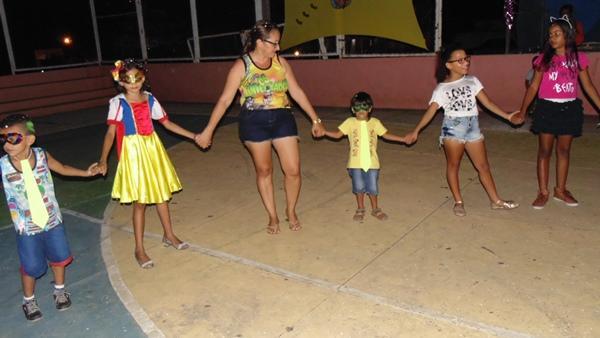 Crianças se divertem em matinê de Carnaval em Santo Inácio  - Imagem 10