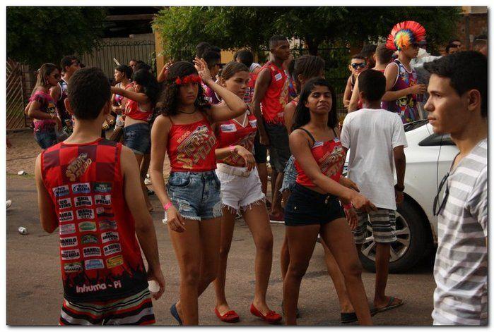 Desfile dos blocos em Inhuma fascinam por onde passam   - Imagem 8