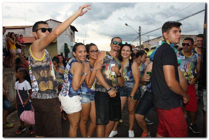Desfile dos blocos em Inhuma fascinam por onde passam   - Imagem 60
