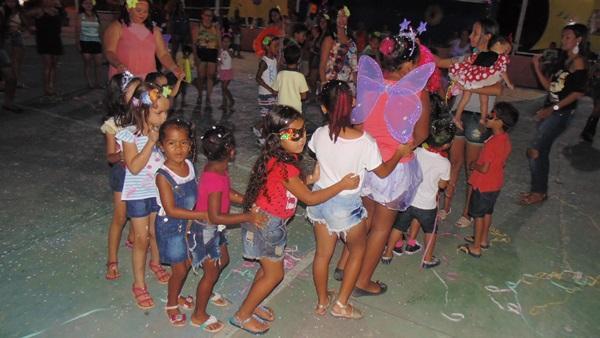 Crianças se divertem em matinê de Carnaval em Santo Inácio  - Imagem 16