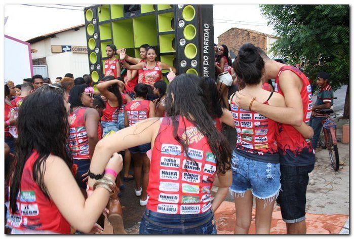 Desfile dos blocos em Inhuma fascinam por onde passam   - Imagem 42