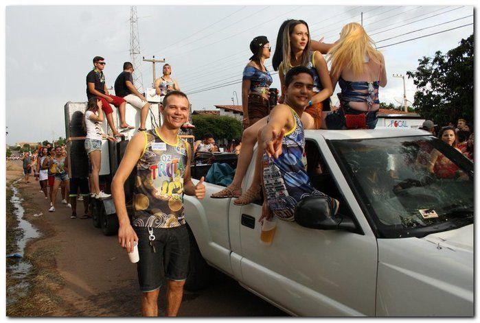 Desfile dos blocos em Inhuma fascinam por onde passam   - Imagem 11