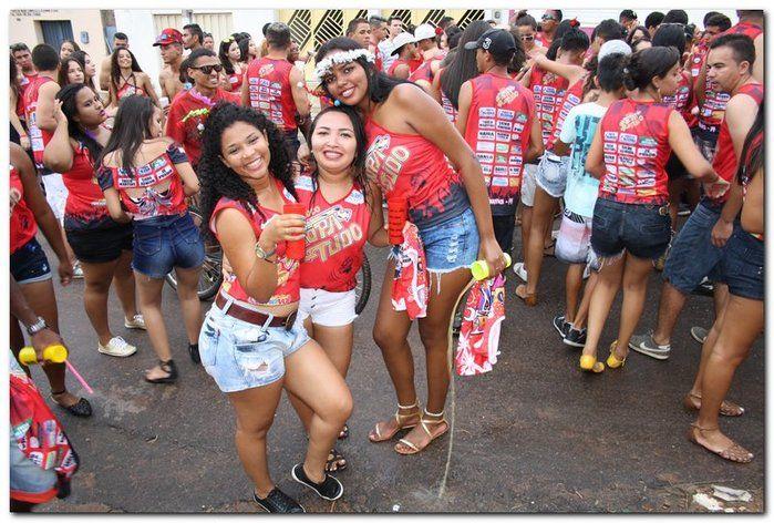 Desfile dos blocos em Inhuma fascinam por onde passam   - Imagem 37
