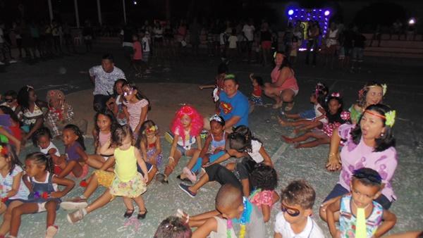 Crianças se divertem em matinê de Carnaval em Santo Inácio  - Imagem 19