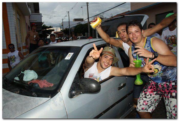 Desfile dos blocos em Inhuma fascinam por onde passam   - Imagem 76
