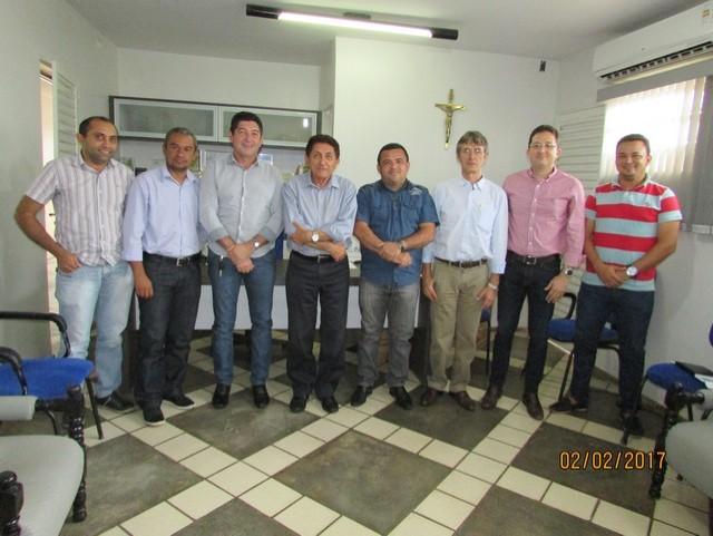 Prefeitos se reúnem para tratar sobre Aterros Sanitário. - Imagem 23