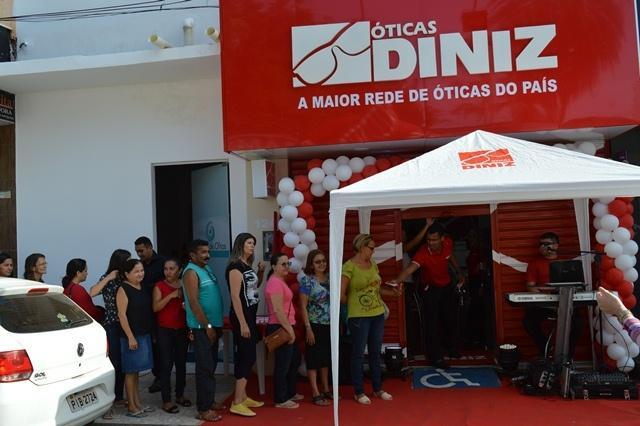 Campo Maior mais feliz com a inauguração das Óticas Diniz - Imagem 2