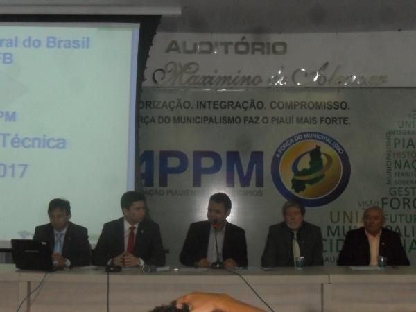 Prefeito e equipe participam de seminário sobre transparência  - Imagem 10