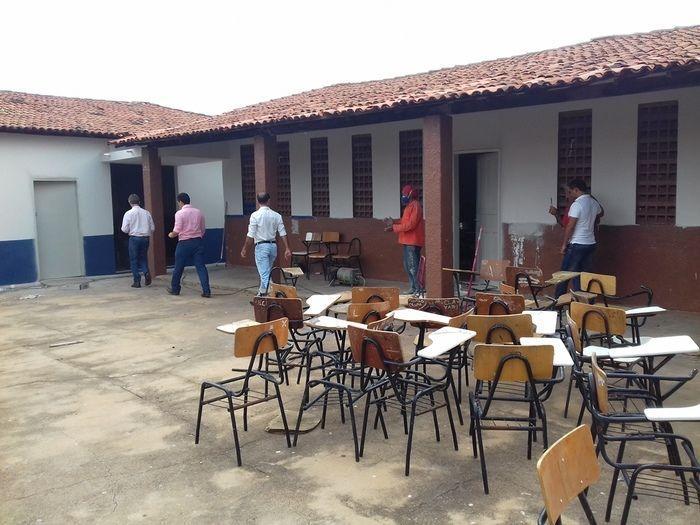 Prefeito Valmir Barbosa visita obras em andamento no município - Imagem 19