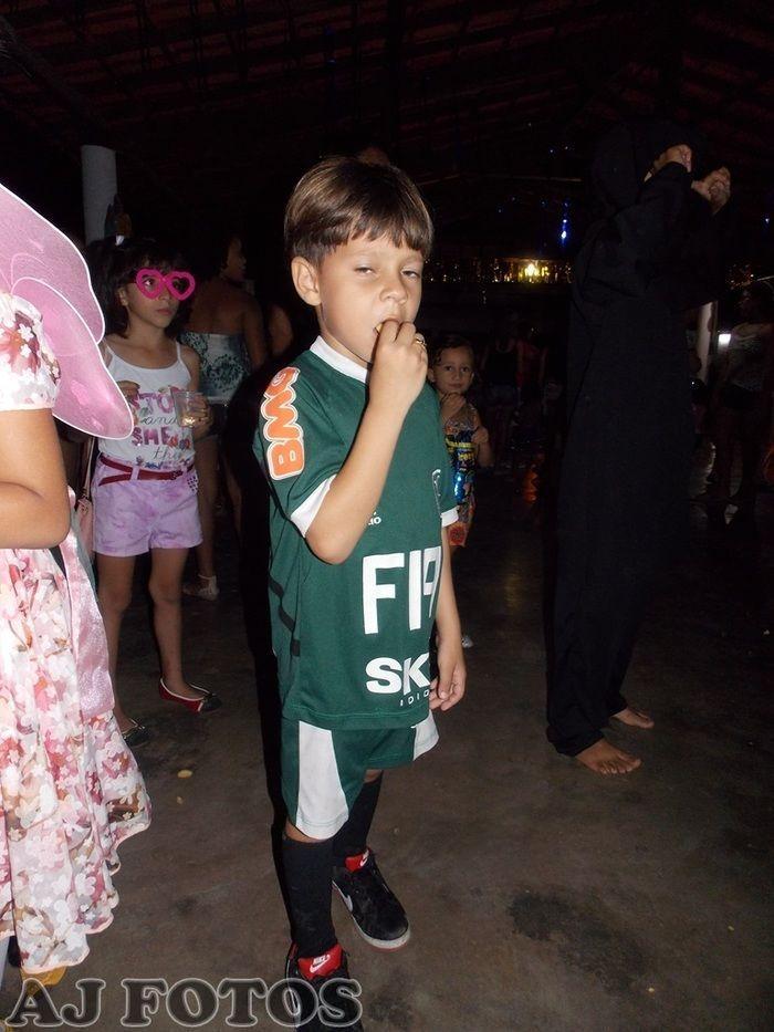 Prefeitura realiza carnaval para as crianças. - Imagem 9