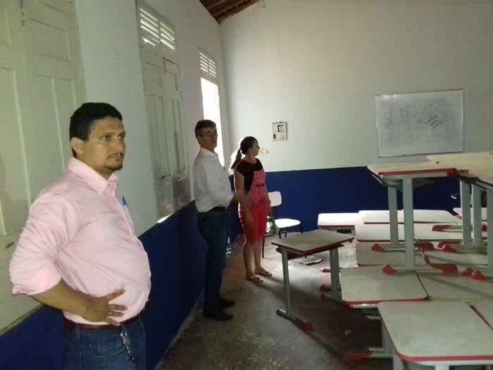 Prefeito Valmir Barbosa visita obras em andamento no município - Imagem 48