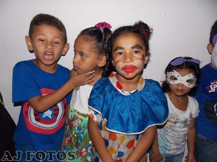 Prefeitura realiza carnaval para as crianças. - Imagem 19